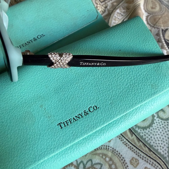 Tiffany’s glasses and case authentic - Picture 3 of 4